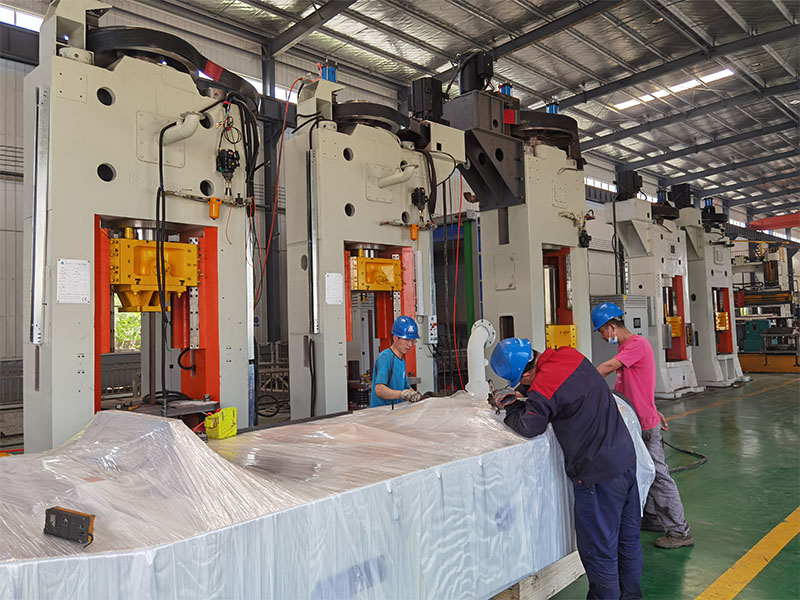 鍛造生產(chǎn)車間圖片 鍛造生產(chǎn)車間圖片